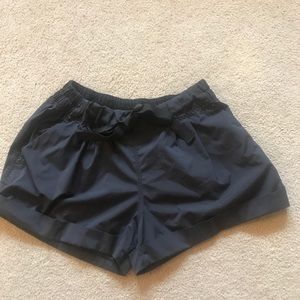 ADORABLE lululemon shorts that tie infront!